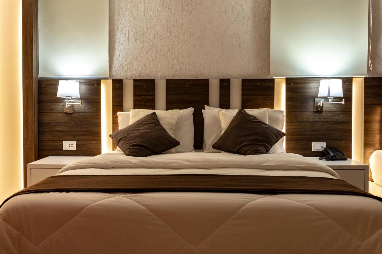 Hotel Los Alpes Cipreses Асунсьйон Екстер'єр фото